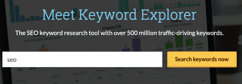 Rubrik "Meet Keyword Explorer" med ett sökfält där det står SEO