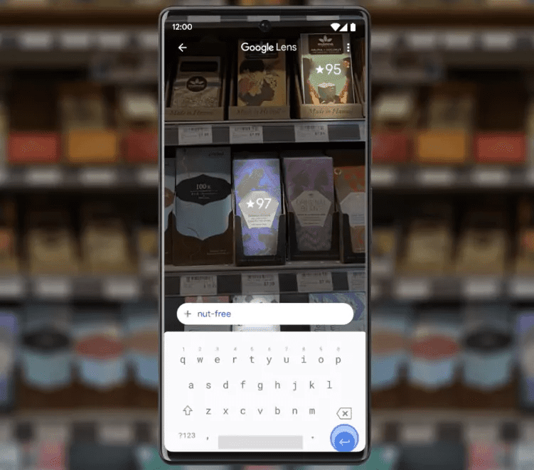 En mobil som visar hur man använder google lens när man söker efter nötfria produkter